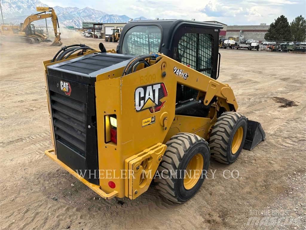 CAT 246D3 C3H2 لوادر انزلاقية التوجيه