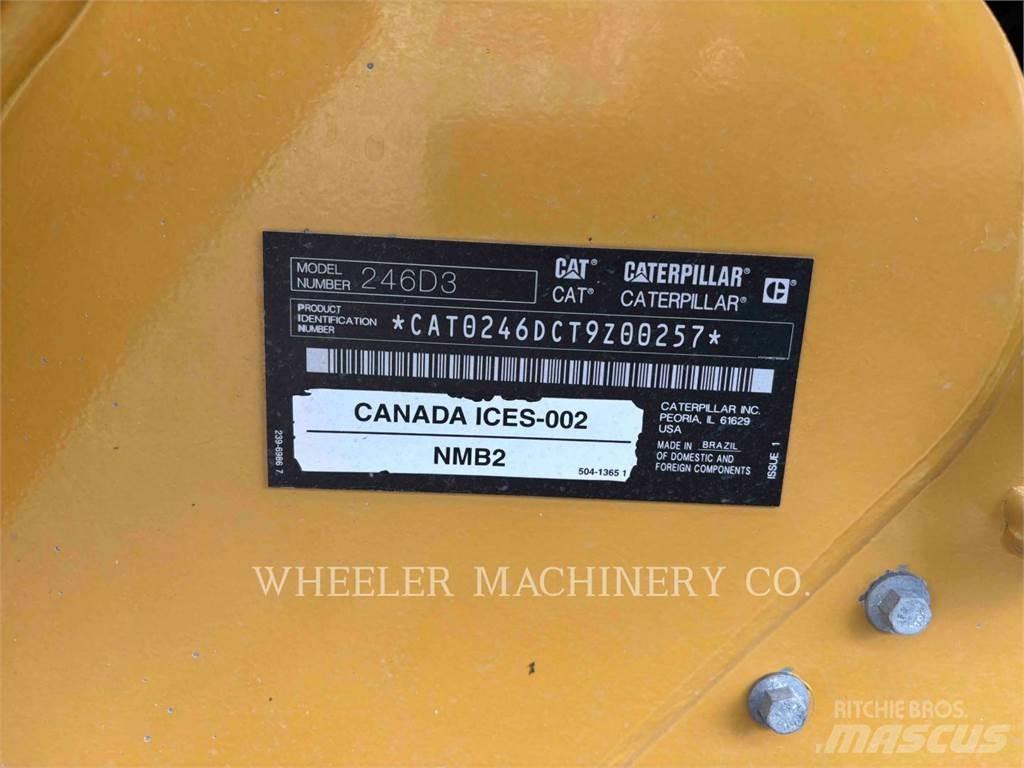 CAT 246D3 C3H2 لوادر انزلاقية التوجيه