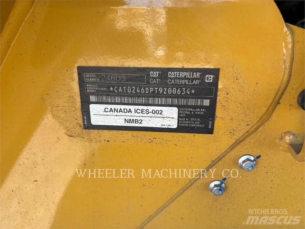 CAT 246D3 C3H2 لوادر انزلاقية التوجيه