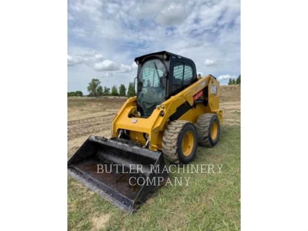 CAT 246D3 C3H2 لوادر انزلاقية التوجيه