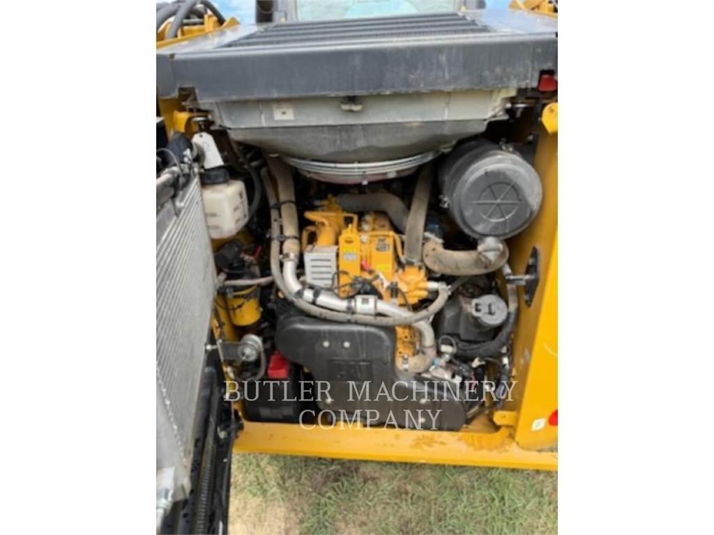 CAT 246D3 C3H2 لوادر انزلاقية التوجيه