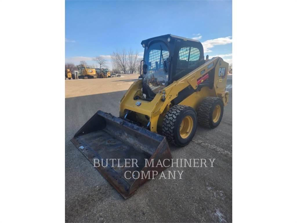 CAT 246D3 C3H3 لوادر انزلاقية التوجيه