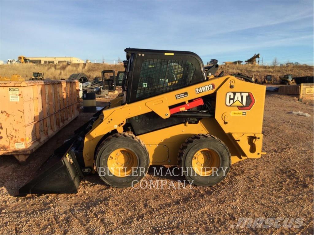 CAT 246D3 C3H3 لوادر انزلاقية التوجيه