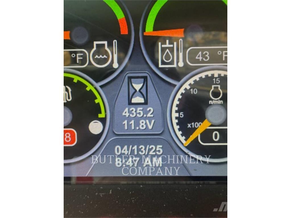 CAT 246D3 C3H3 لوادر انزلاقية التوجيه