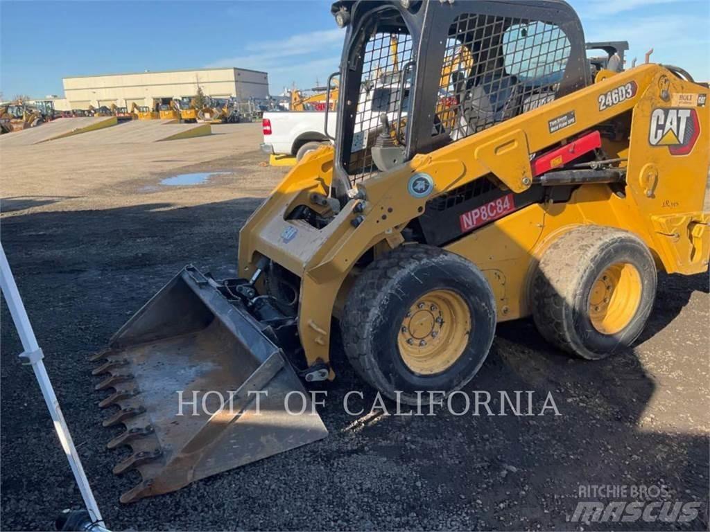 CAT 246D3 HF لوادر انزلاقية التوجيه