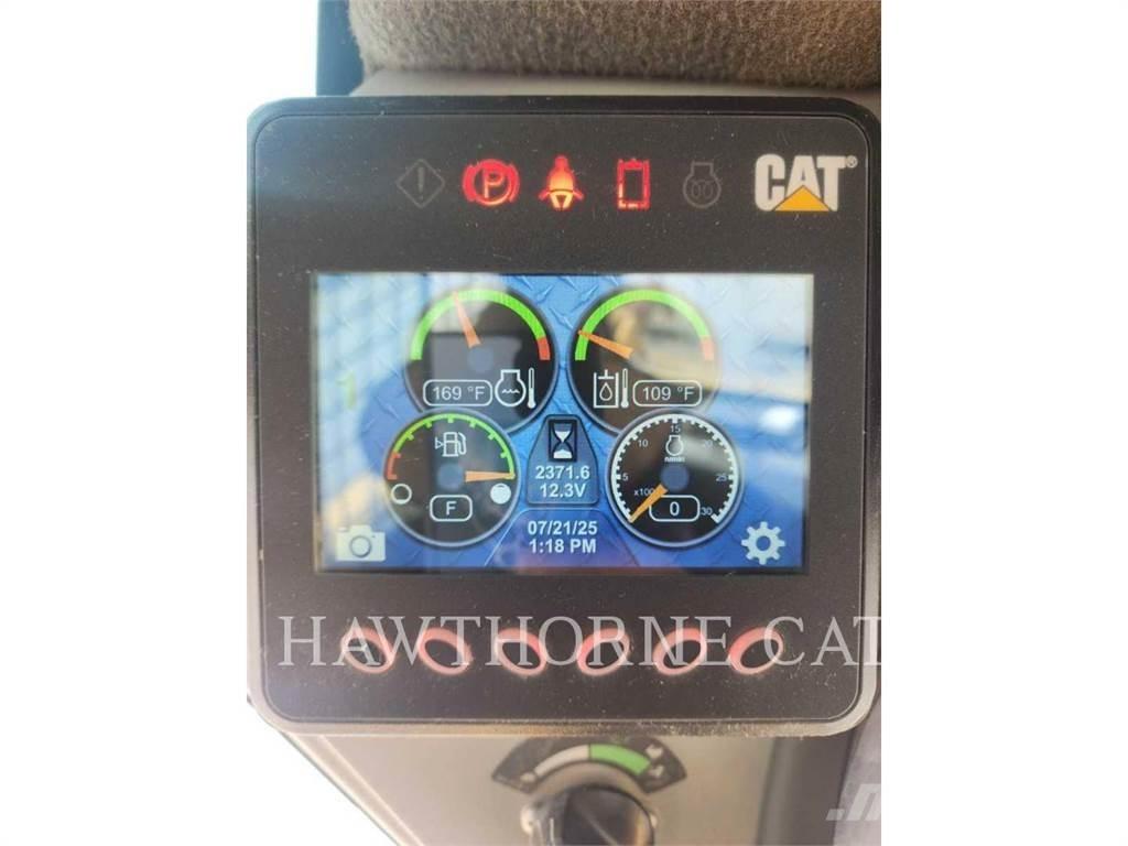 CAT 246D3H2O لوادر انزلاقية التوجيه