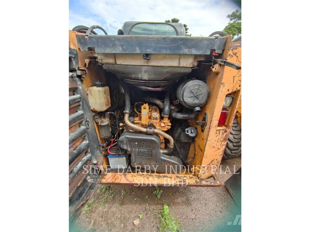 CAT 246DLRC لوادر انزلاقية التوجيه