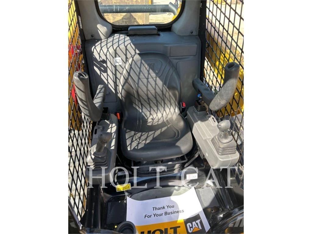 CAT 249D لوادر انزلاقية التوجيه