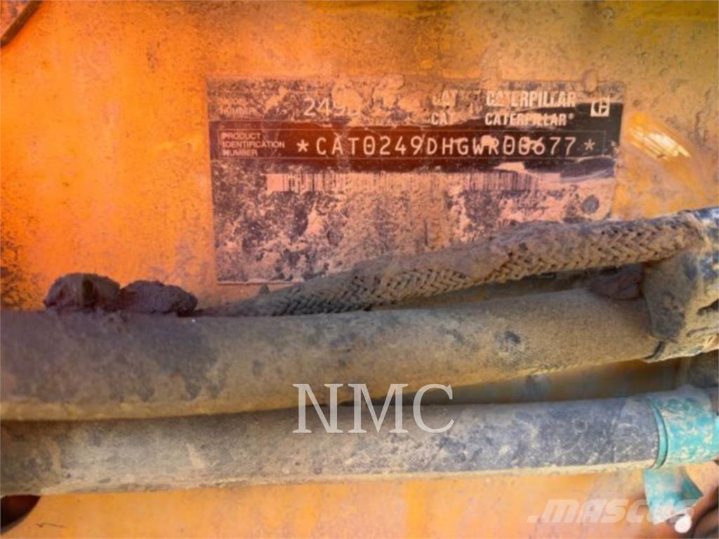 CAT 249D لوادر انزلاقية التوجيه
