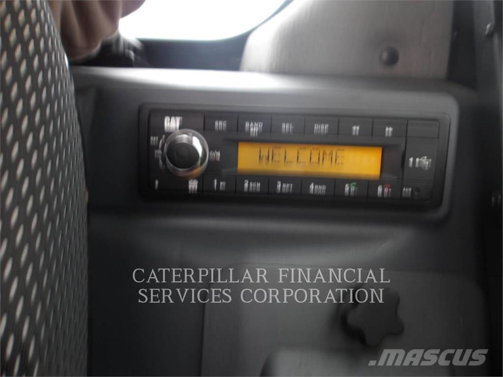 CAT 249D3 لوادر زحافة