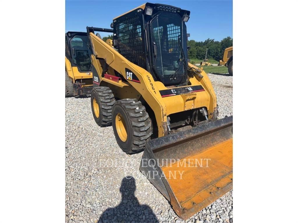 CAT 252BSTD2C لوادر انزلاقية التوجيه