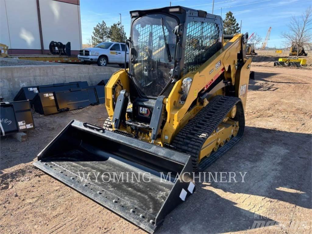 CAT 255 لوادر انزلاقية التوجيه