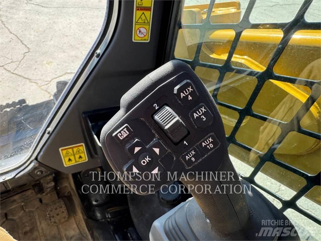 CAT 255 لوادر زحافة