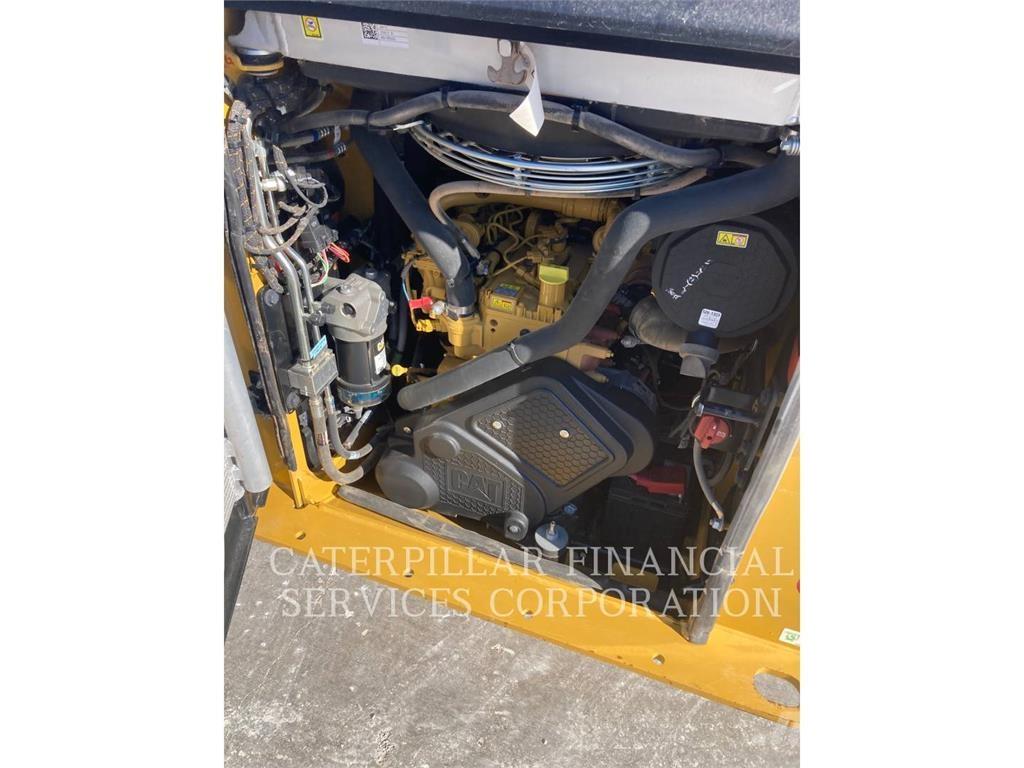 CAT 255-05 لوادر زحافة