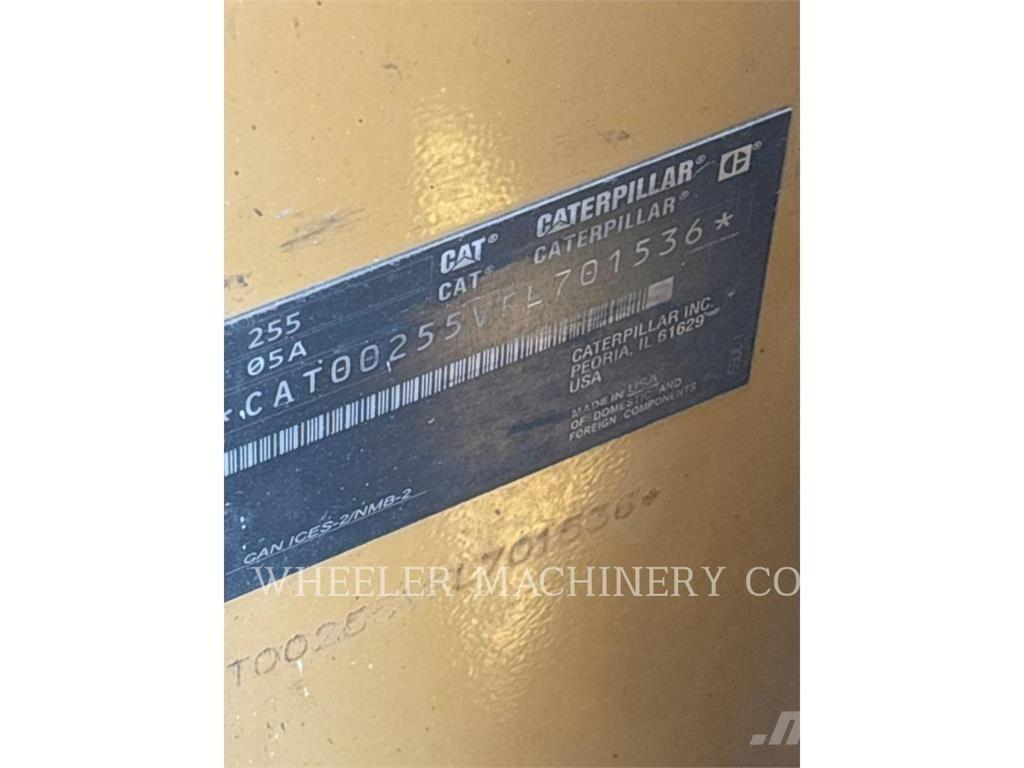CAT 255 C3HF لوادر زحافة