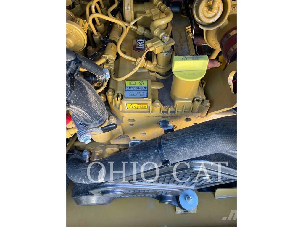 CAT 25505 لوادر انزلاقية التوجيه