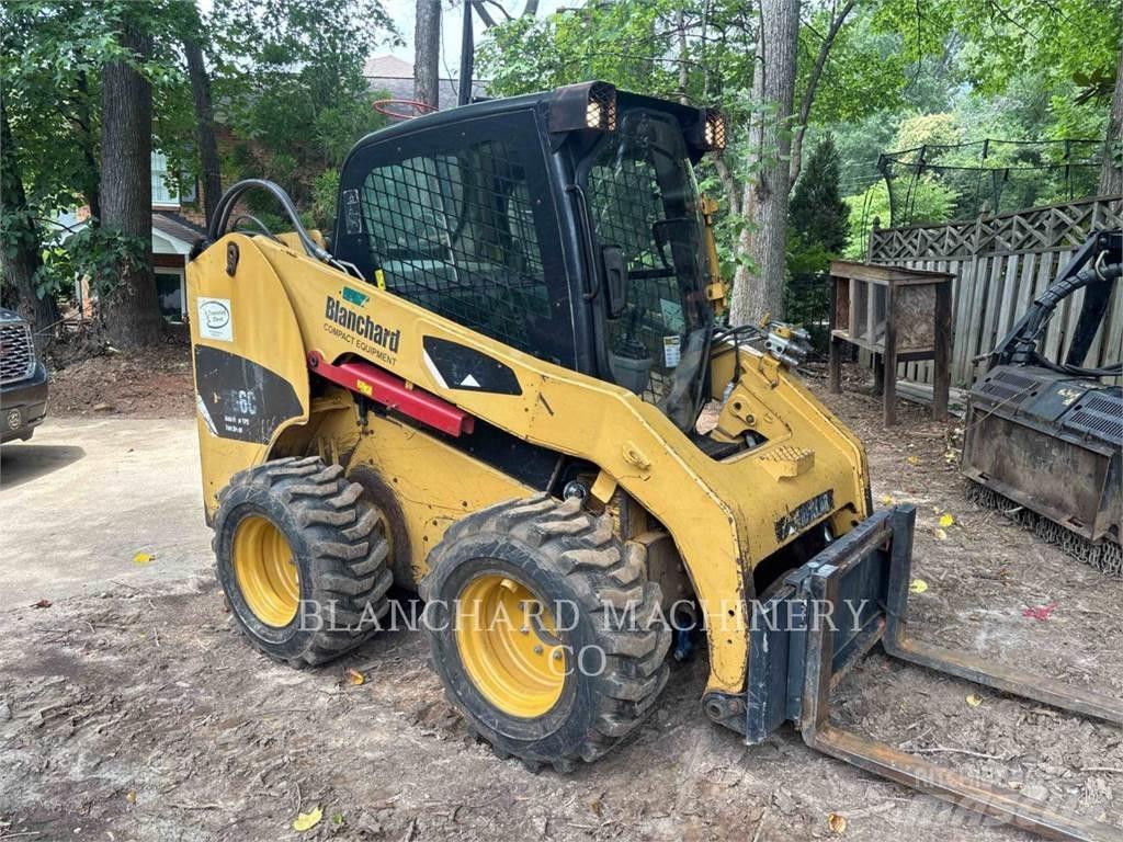CAT 256C لوادر انزلاقية التوجيه