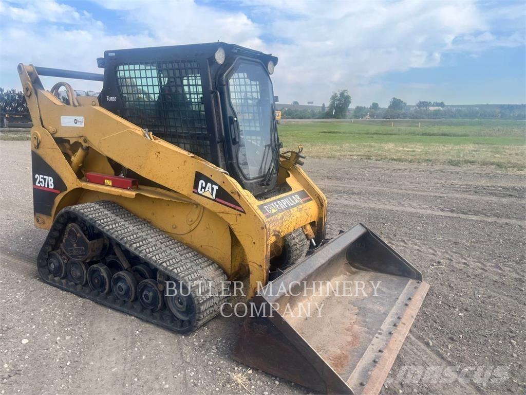 CAT 257B لوادر زحافة