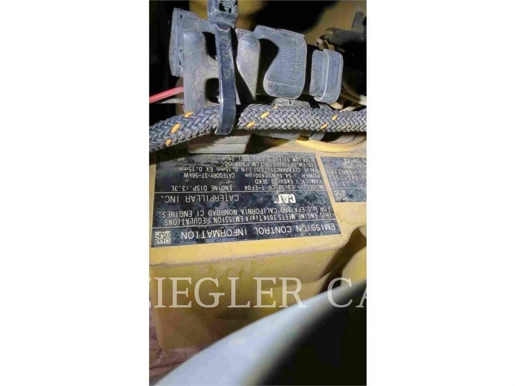 CAT 257D لوادر زحافة