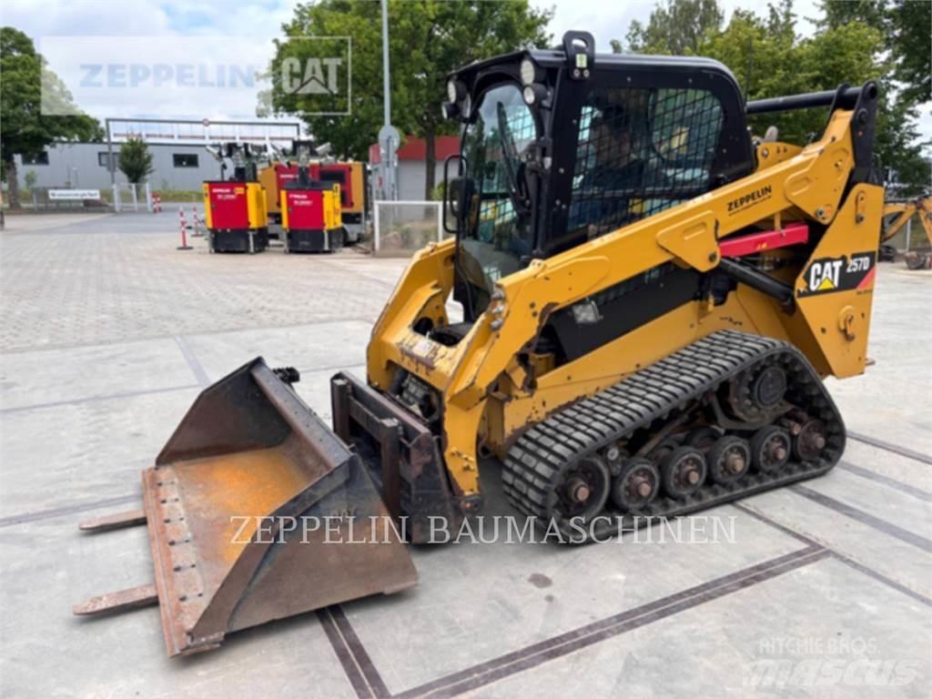 CAT 257D لوادر انزلاقية التوجيه