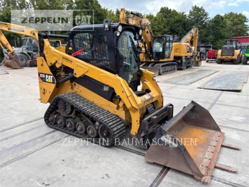 CAT 257D لوادر انزلاقية التوجيه