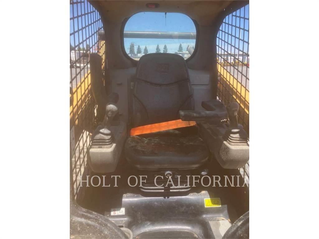CAT 259 HF لوادر انزلاقية التوجيه