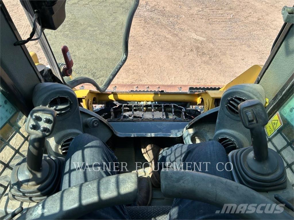 CAT 259D لوادر زحافة
