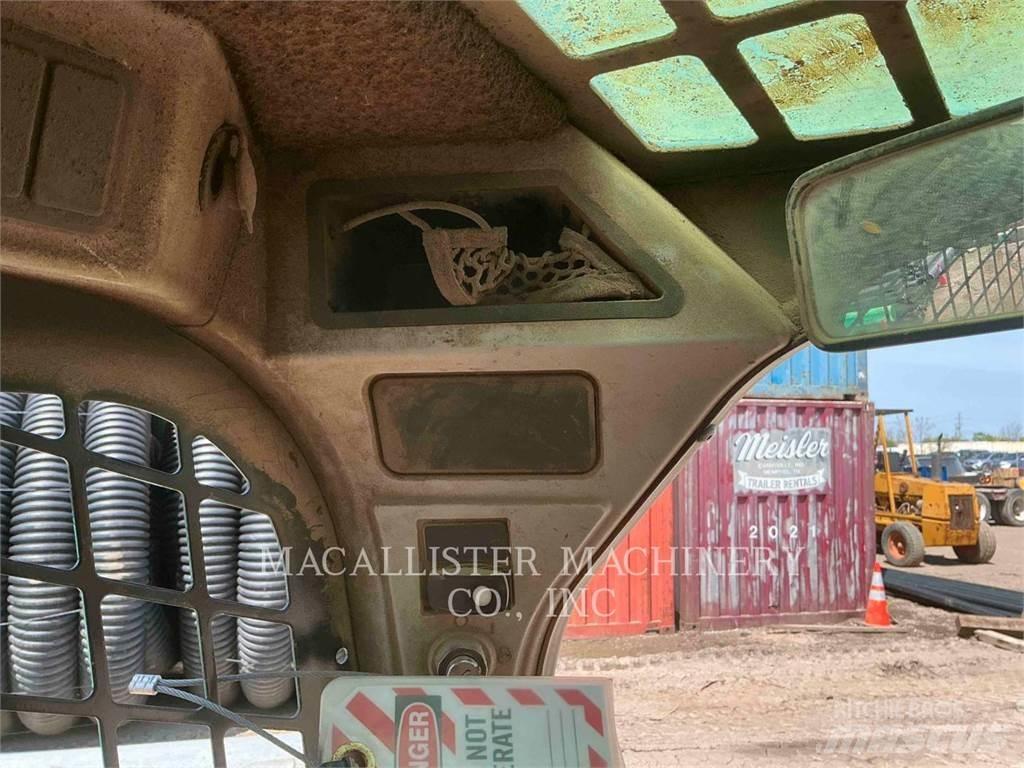 CAT 259D لوادر زحافة