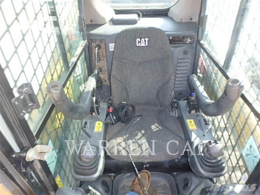 CAT 259D لوادر زحافة