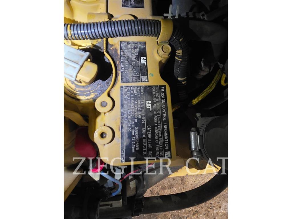 CAT 259D لوادر زحافة