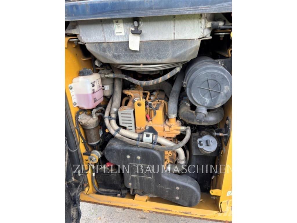 CAT 259D لوادر انزلاقية التوجيه