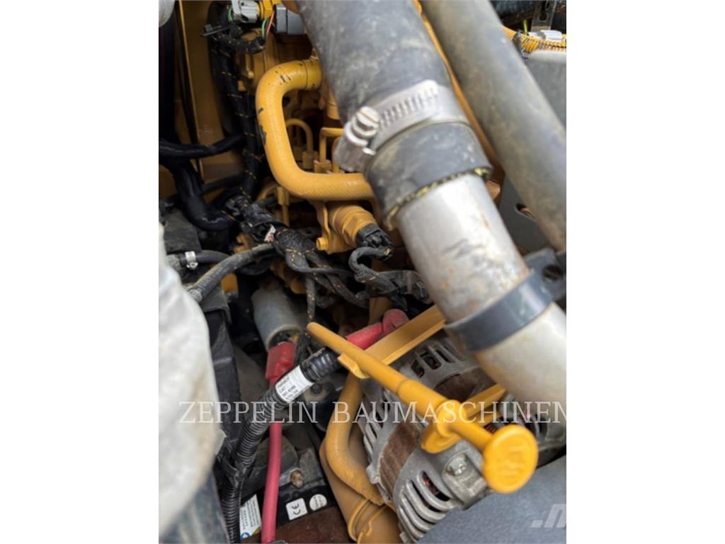 CAT 259D لوادر انزلاقية التوجيه