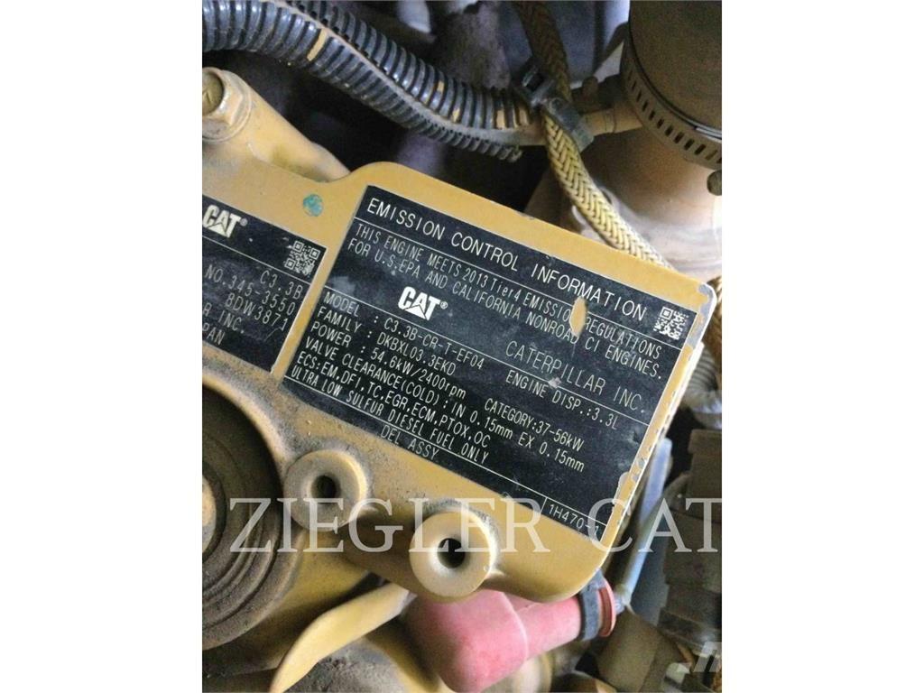 CAT 259D لوادر زحافة