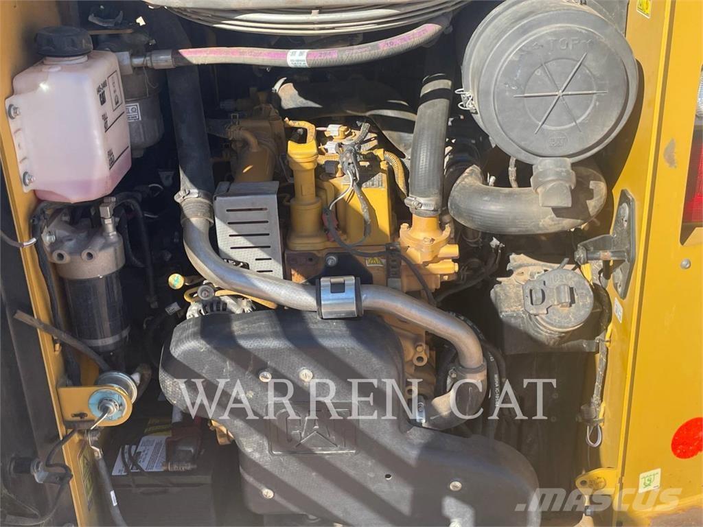 CAT 259D لوادر زحافة