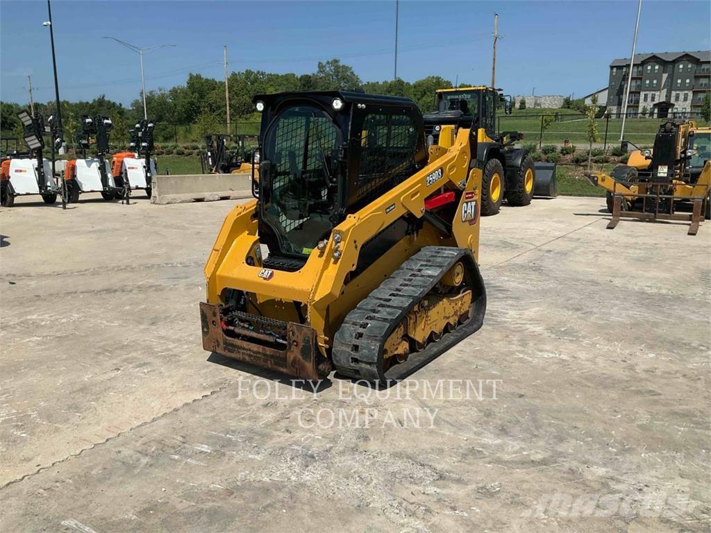 CAT 259D3 لوادر انزلاقية التوجيه
