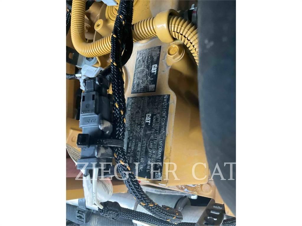 CAT 259D3 لوادر زحافة