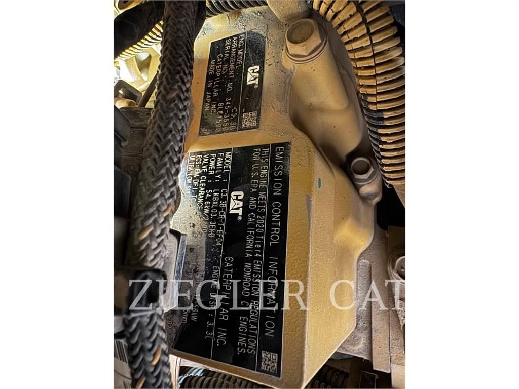 CAT 259D3 لوادر زحافة