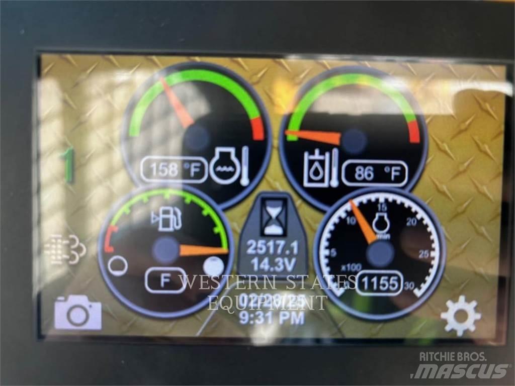 CAT 259D3 لوادر انزلاقية التوجيه