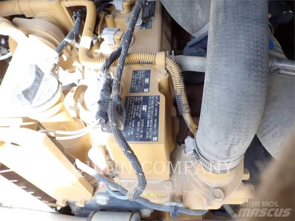 CAT 259D3 لوادر انزلاقية التوجيه