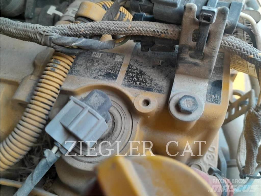 CAT 259D3 لوادر زحافة