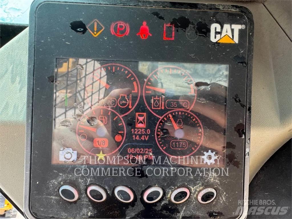 CAT 259D3 لوادر زحافة