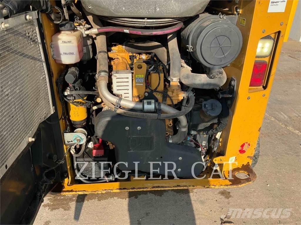 CAT 259D3 لوادر زحافة
