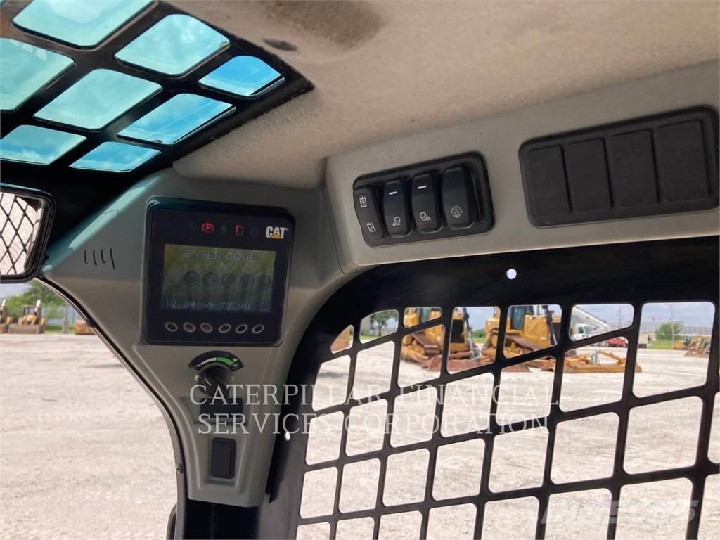 CAT 259D3 لوادر زحافة