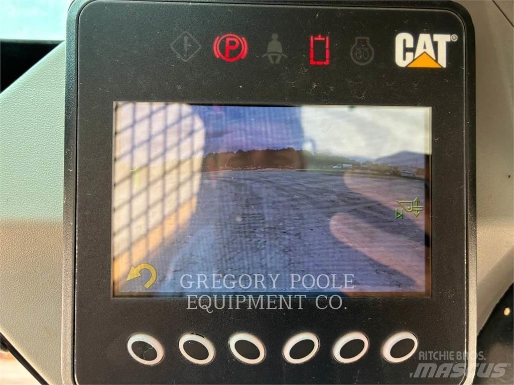 CAT 259D3 لوادر زحافة
