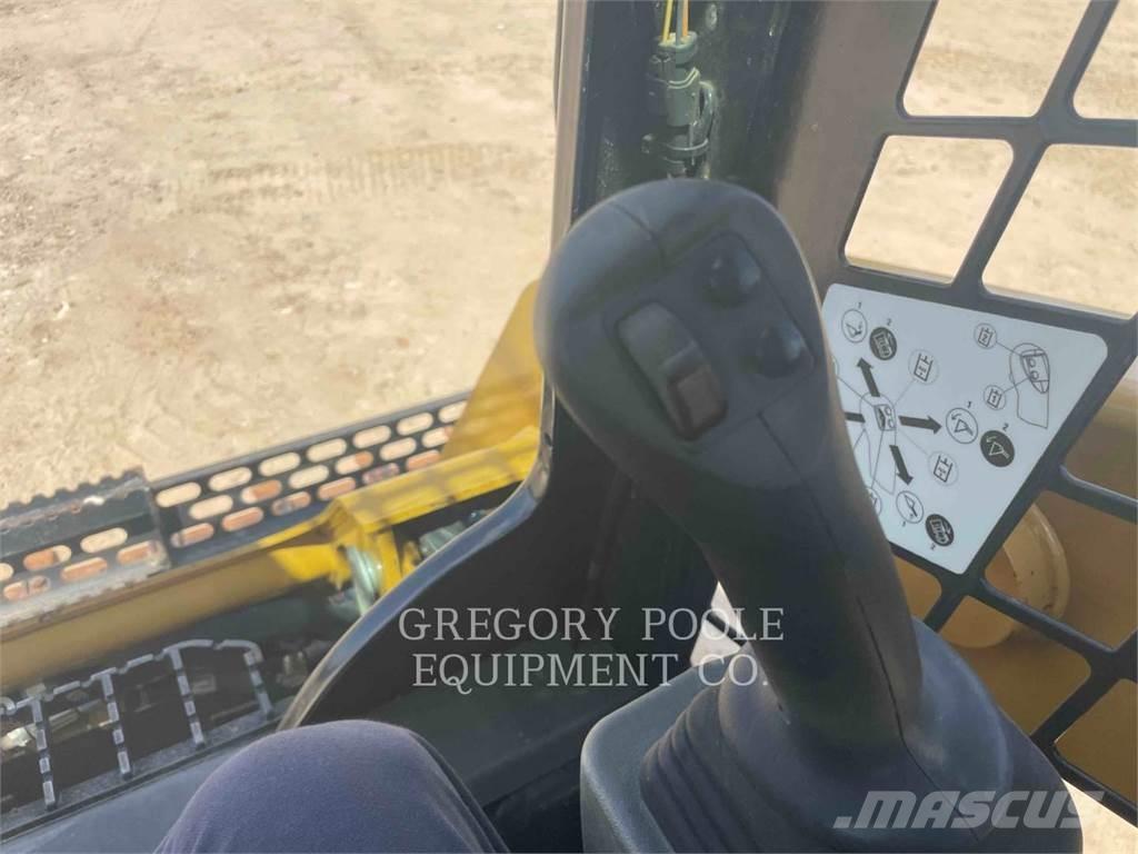 CAT 259D3 لوادر زحافة