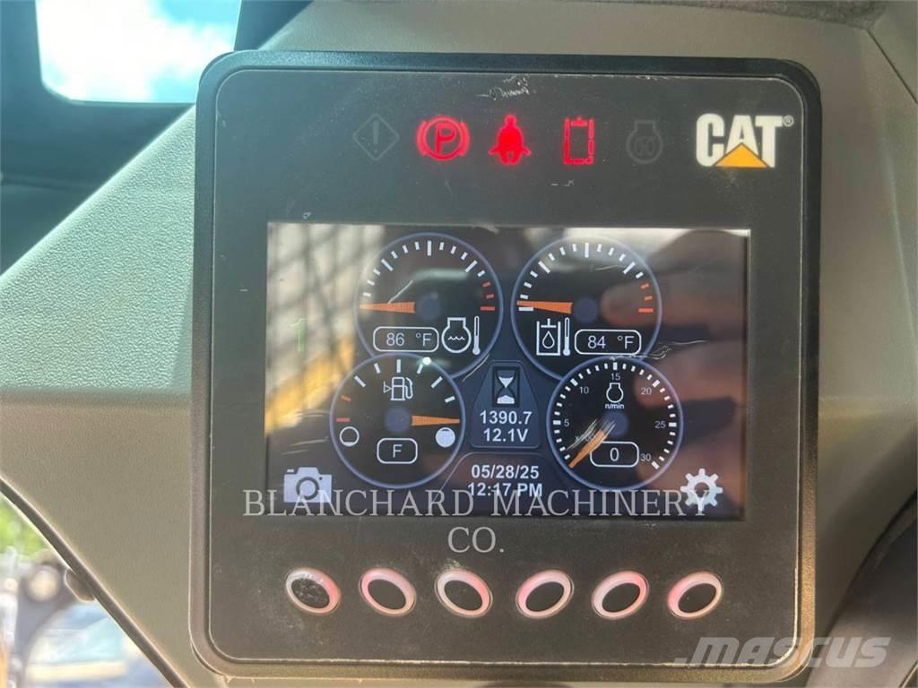 CAT 259D3 لوادر زحافة