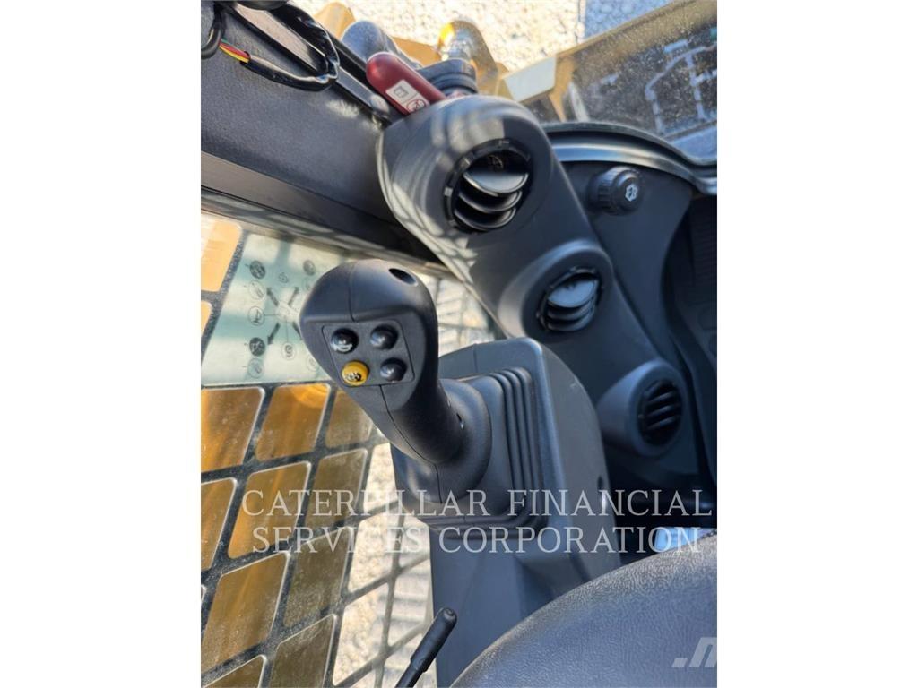 CAT 259D3 لوادر زحافة