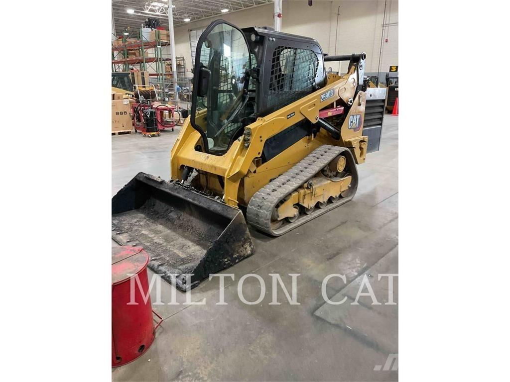 CAT 259D3 لوادر زحافة