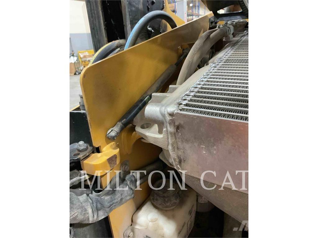 CAT 259D3 لوادر زحافة