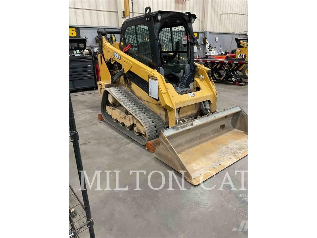 CAT 259D3 لوادر زحافة
